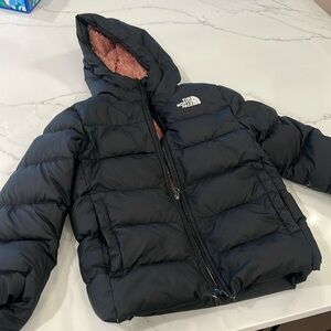 North face puffer jacket. Good condition as sho in pictures size s/p 7/8